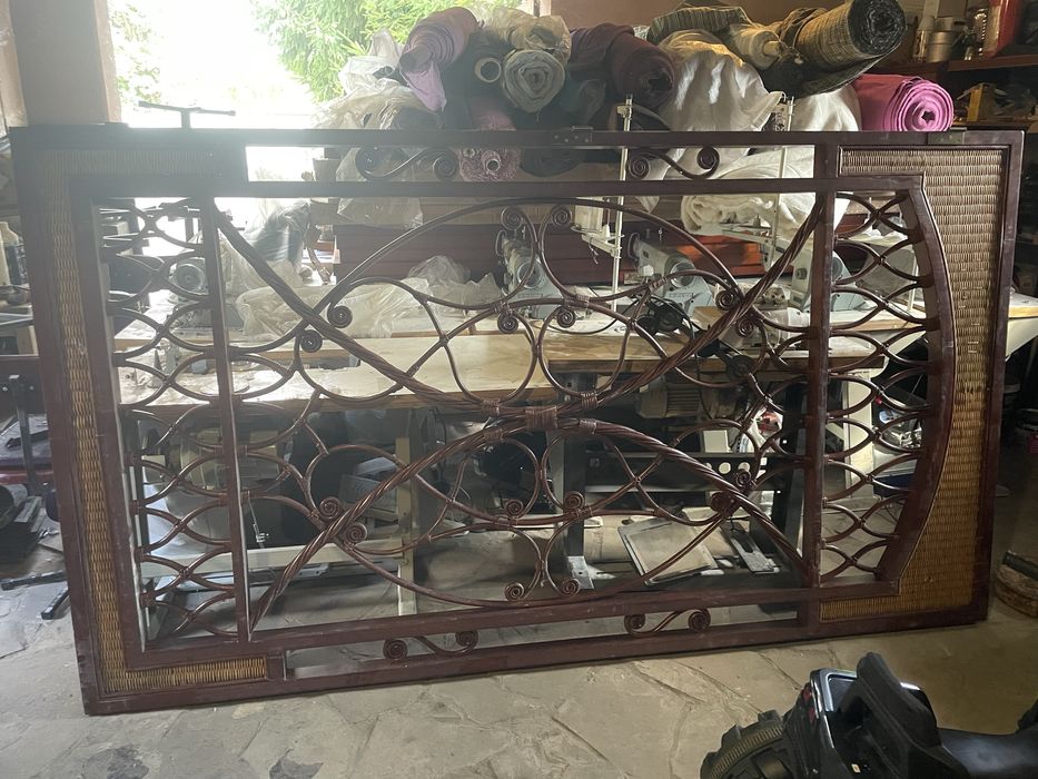 Двері ворота декор