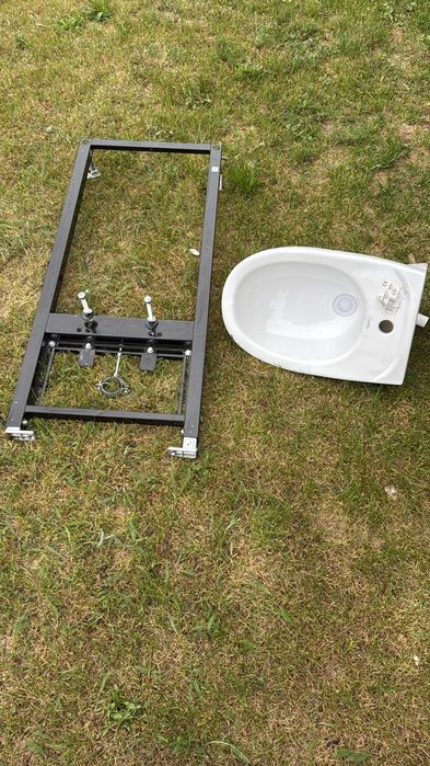 Bidet nowy ze stelażem