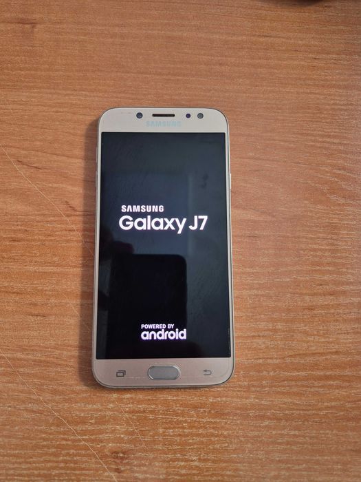 Samsung Galaxy J7 в гарному стані
