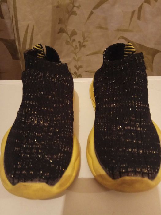 Ботиночки на девочку утепленные K. K. Bear р. 30 и слипоны  р. 27