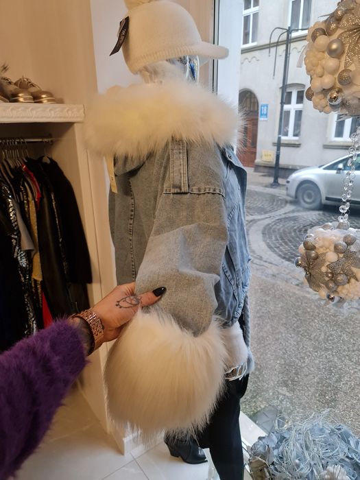 Kurtka jeansowa z futerkiem kolory