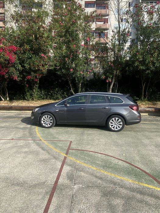 Carrinha Opel Astra J Sports Tourer 1.7 CDTI 125 cv — novembro de 2010