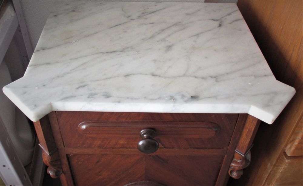 Vendo cama de casal em madeira + 1 mesa de cabeceira à escolha