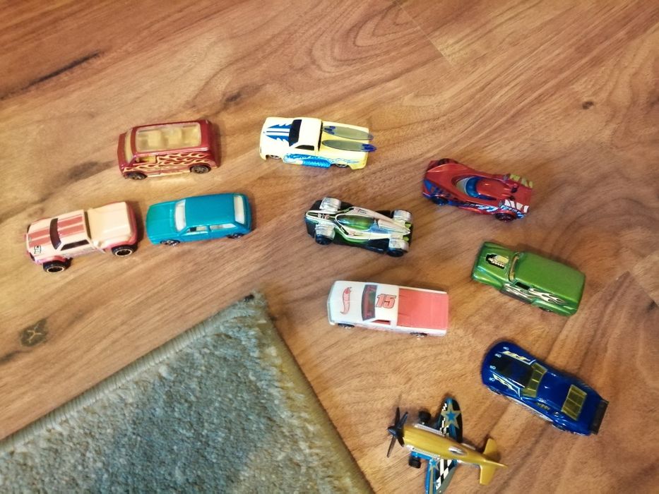 9 aut i helikopter hot wheels