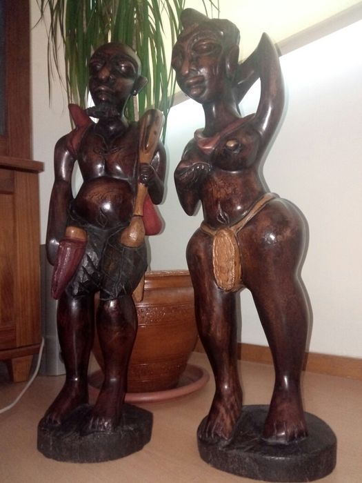 Casal de Estatuetas Africanas