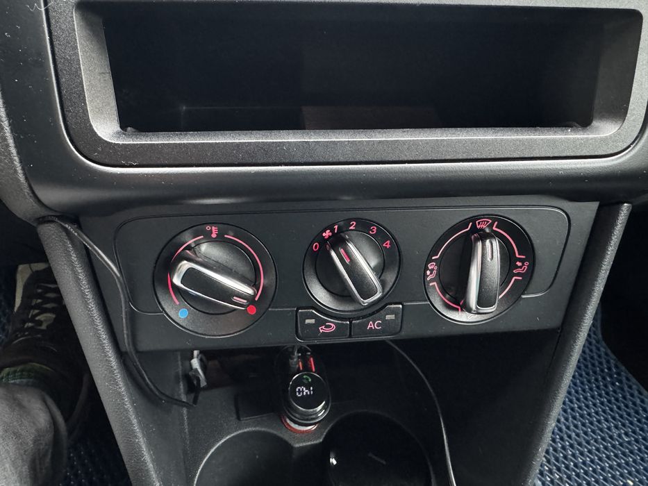 Автомобіль стан супер Volkswagen Polo 2012 1.4 бензин (85 к.с.)