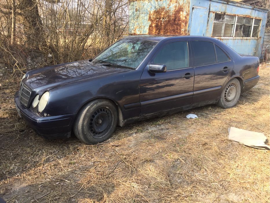 Запчастини розборка шрот мерседес w210 капот