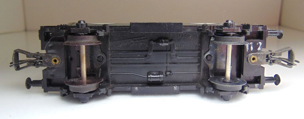 Вагон цистерна Esso Fleischmann, H0 (1:87).