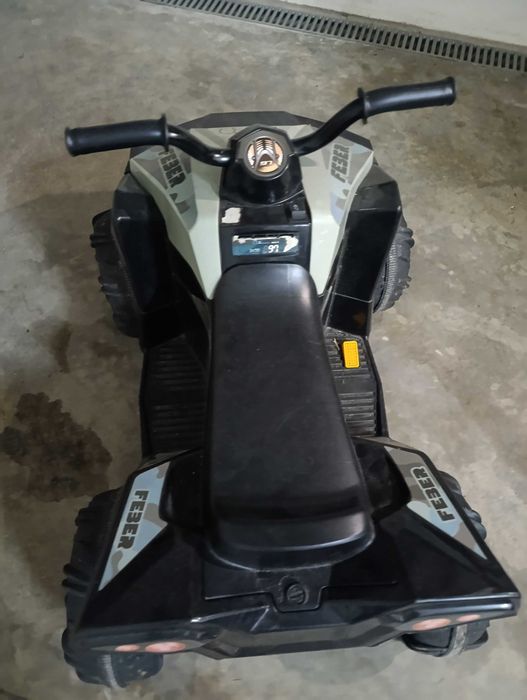 Moto 4 criança (Feber)