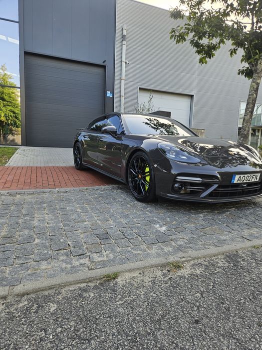 PORSCHE PANAMERA Turbo S-hybrid  com 680 cv