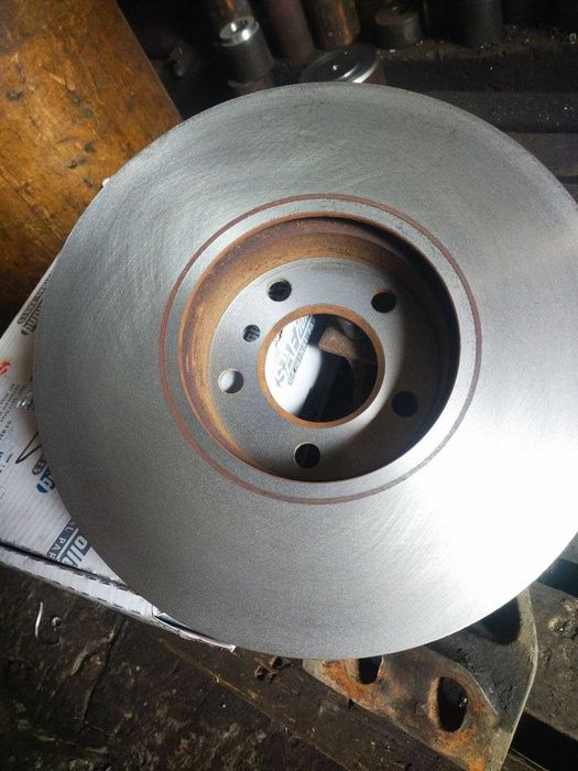 Токарні, Фрезерні, Свердлильні та Зварювальні роботи.