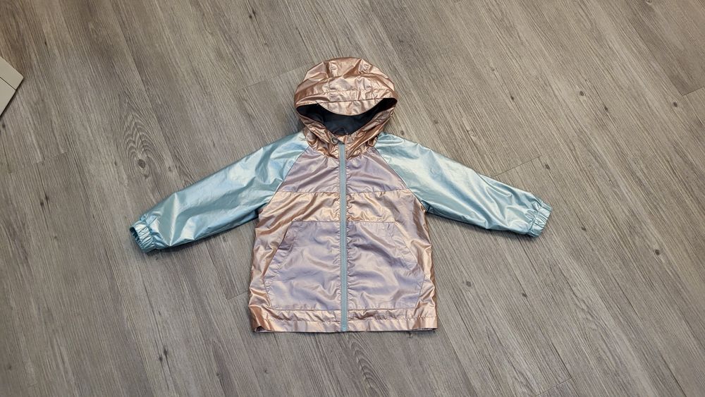 Продам ветровку  куртку Reserved ,zara 92-98  в отличном сост.