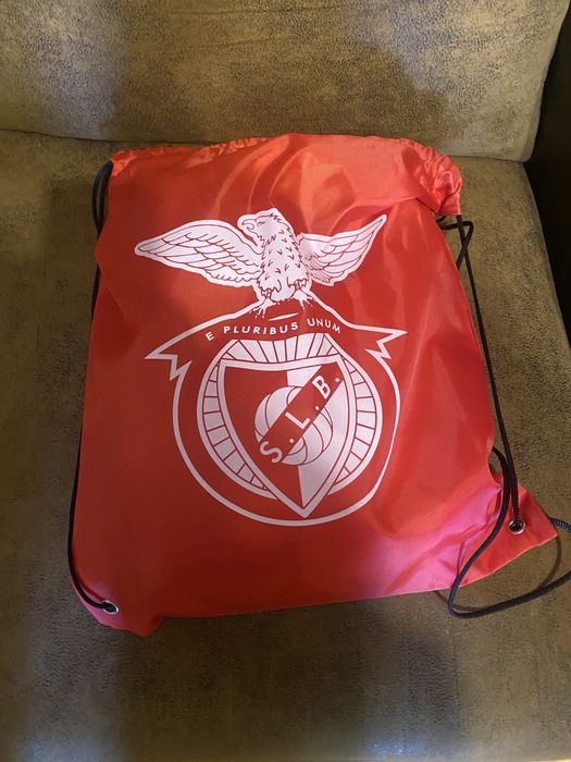 Equipamento fundacao benfica