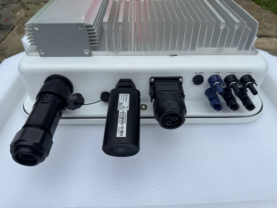 Growatt MOD 6000TL3-XH – Inversor híbrido trifásico