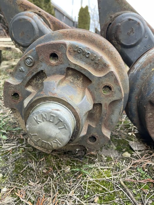 Oś przyczepy hamowana Knott 2x