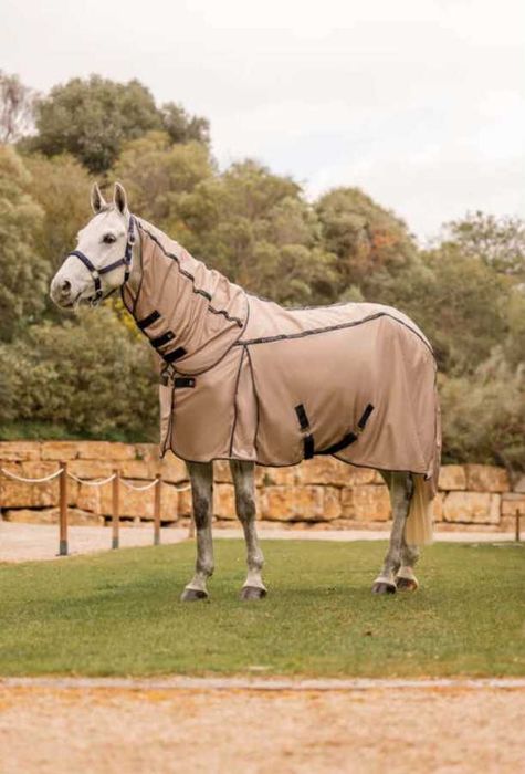 Derka siatkowa z kapturem B Vertigo - 140 cm