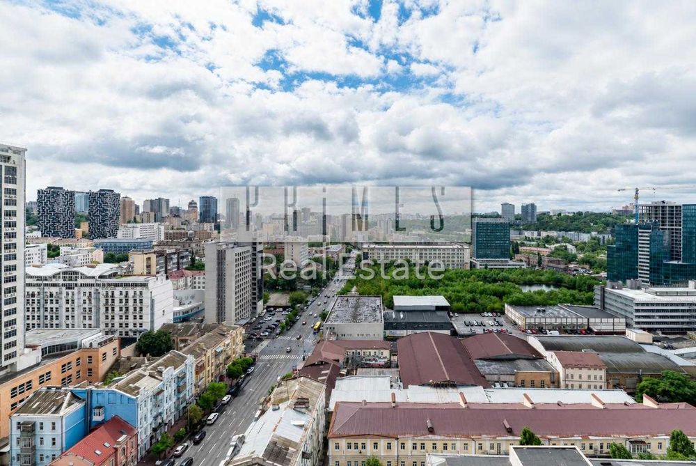 Продаж 4к квартири з паркінгом і коморою, ЖК Chicago, центр, вул. Антоновича, 44