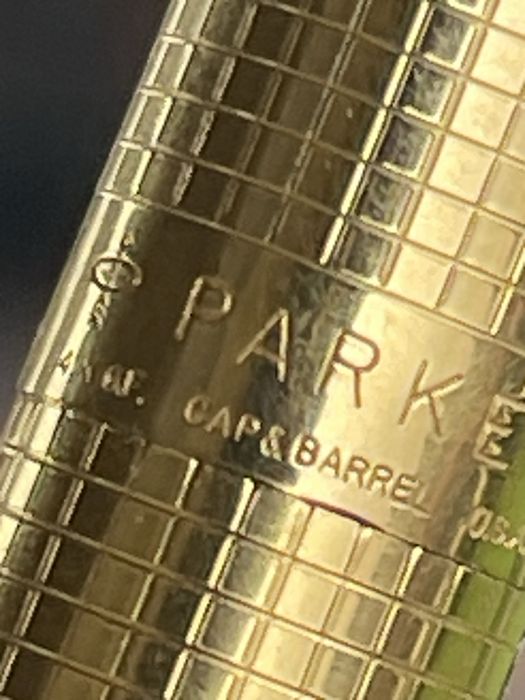 Caneta tinteiro vintage PARKER 75 insignia 14k G.F. USA - impecável.