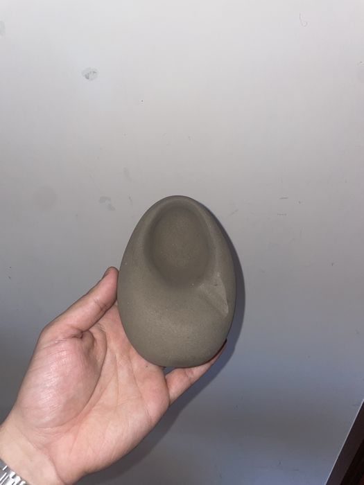 Cinzeiro feito à mao em ceramica negra