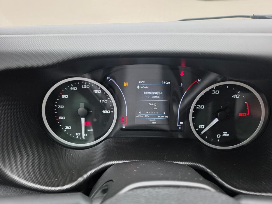 Iveco DAILY 35C16 Kontener z Winda 8ep Silnik 3L Bliźniaki  Iveco Daily 35C16 Kontener z Winda 8ep Silnik 3L Bliźniaki