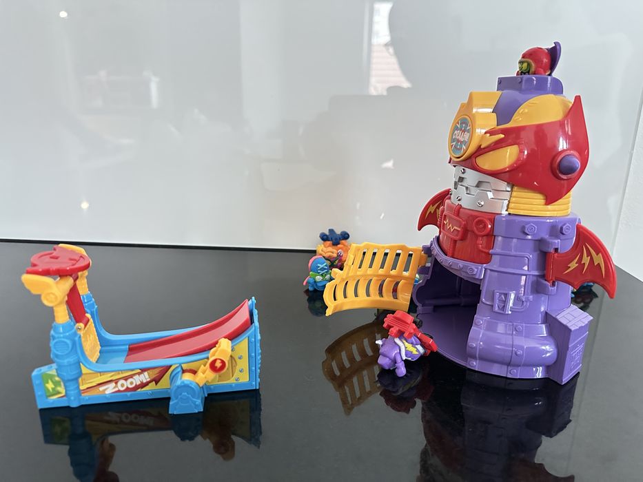 Wieża Power Tower Super Zings + Figurki