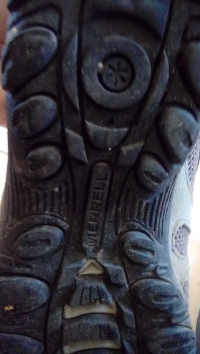 Ténis Merrell...