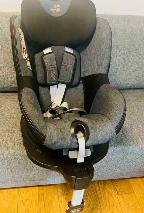 Fotelik Britax Romer Dualfix M i-size z bazą - stan jak nowy