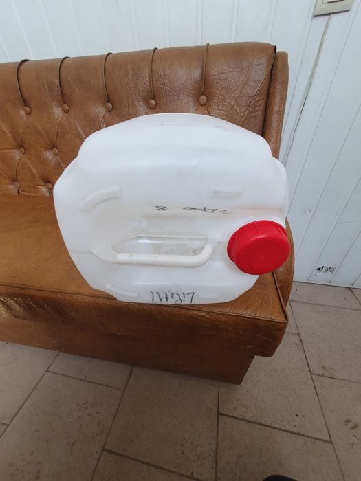 Продам каністри 20л.