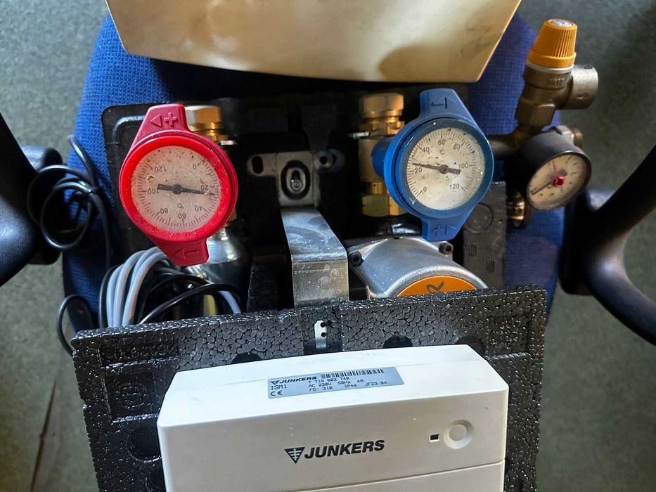 NOWA Dwudrogowa stacja solarna JUNKERS AGS 2 + Moduł ISM1 + Pompa Grundfos