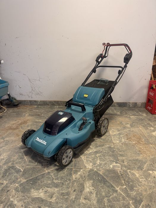 Kosiarka akumulatorowa Makita DLM539Z z napędem 53,4cm