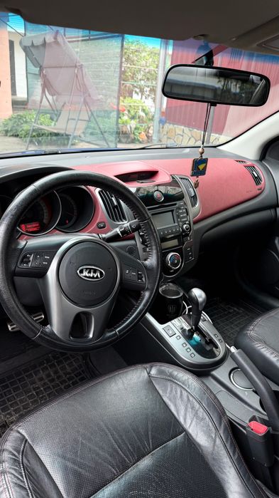 Kia Cerato купе, авто