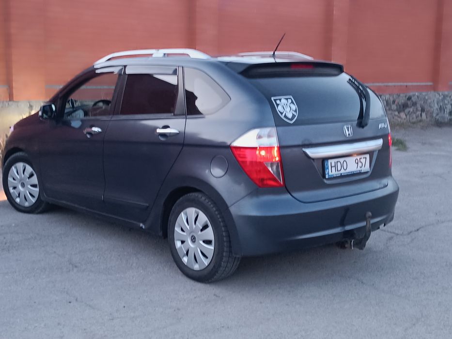 Продам Honda FR-V . Год 2005. 6 мест