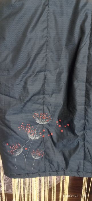 Зимове пальто на верблюжій шерсті з натуральним хутром чорнобурки