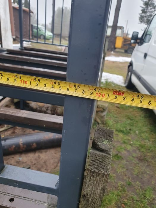Balkon stalowy taras z balustrada grafit