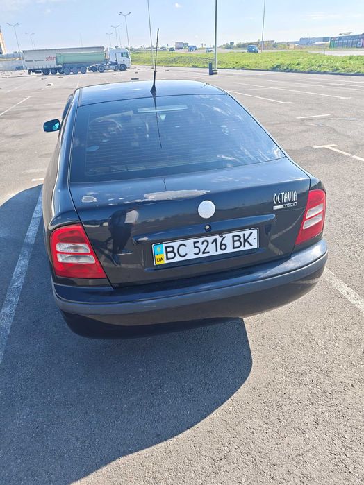 Автомобіль Skoda Octavia Tour