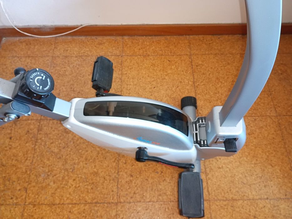 Bicicleta estática nova , ver descrição