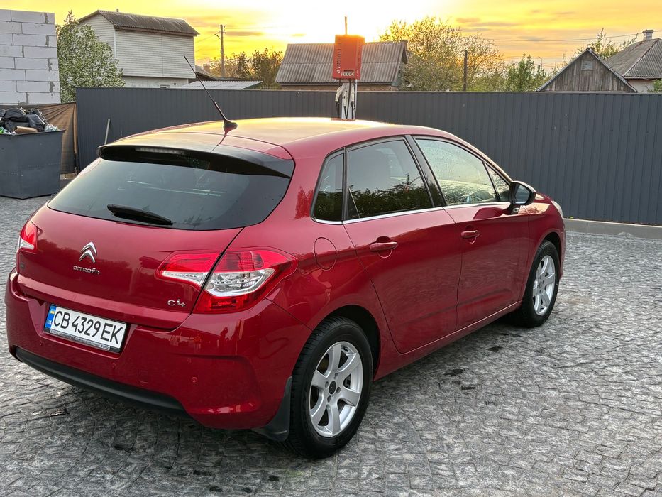 Автомобіль Citroen C4