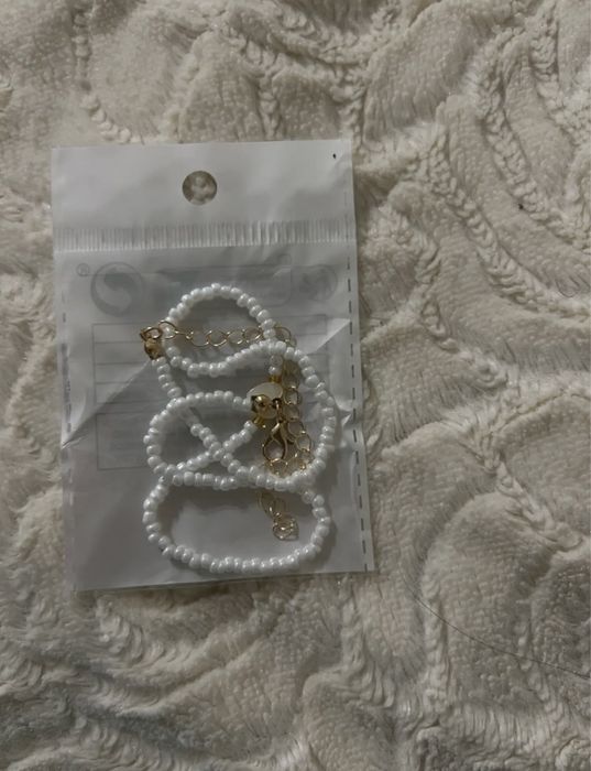 Ніжний чокер з сердечком білий