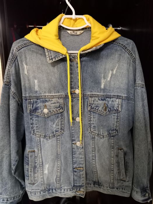 Куртка джинсовая