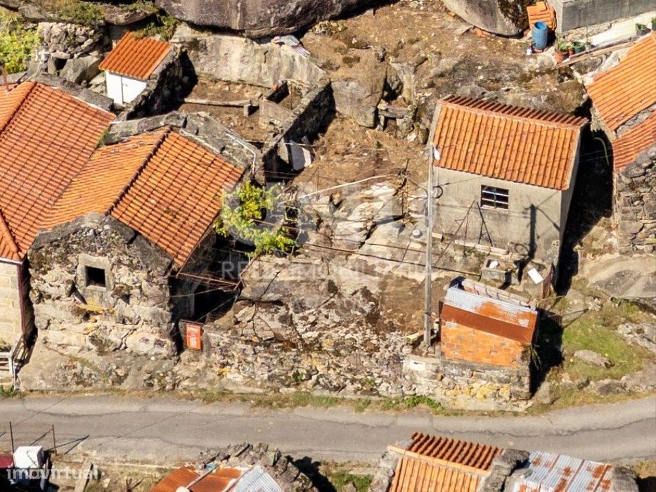 Moradia por recuperar em Carralcova
