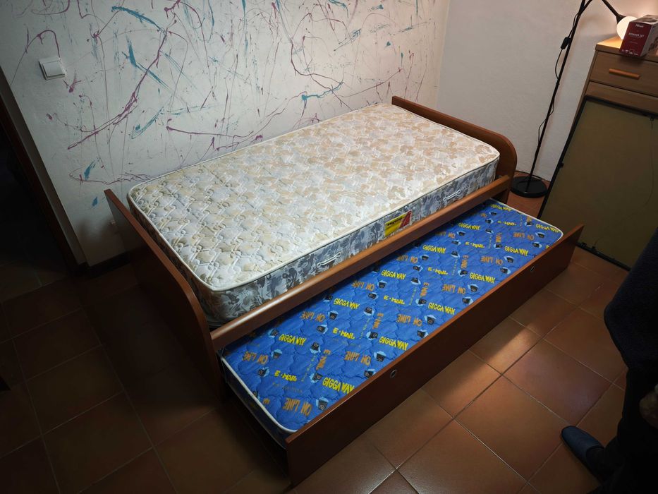 Cama de gaveta com elevador