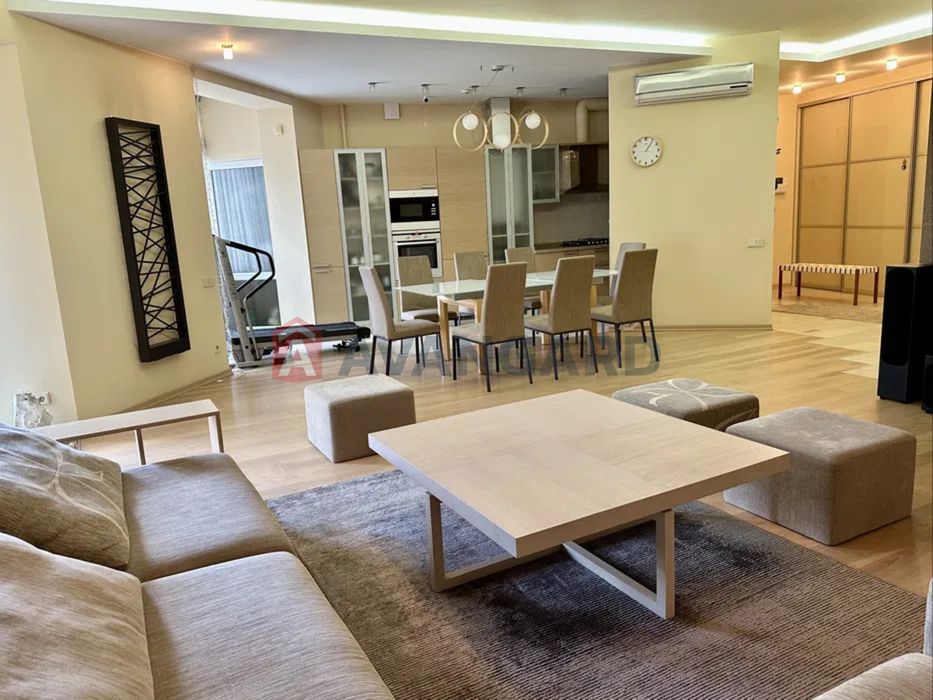 Простора елітна квартира 154 м² у парковій зоні Погулянки