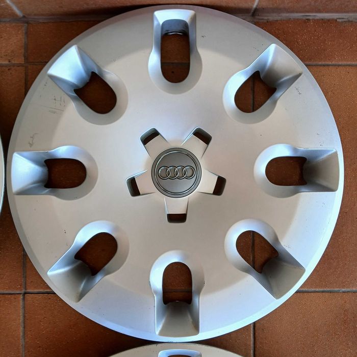 AUDI A1 10-18 Kołpaki 15'' 8X0601147 Komplet
