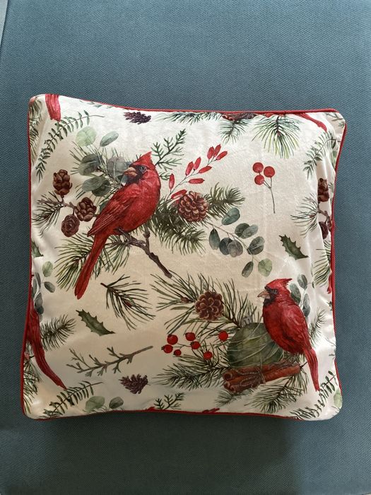 Декоративні подушки.