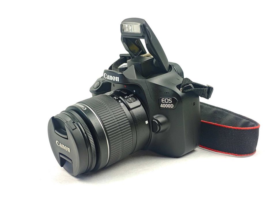 Дзеркальний фотоапарат Canon 4000D KIT 18-55mm 64Gb + сумка (Wi-Fi / Пробіг 45254 кадрів)