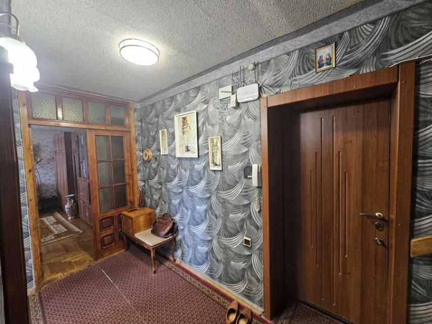 Продам 4х комнатную квартиру на ул.Литейной