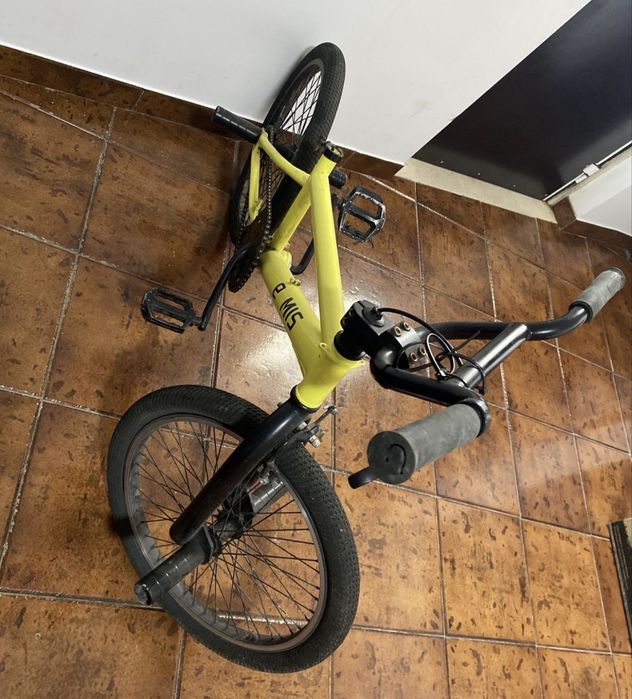 Bicicleta BMX Freestyle – Muito Robusta e Reforçada