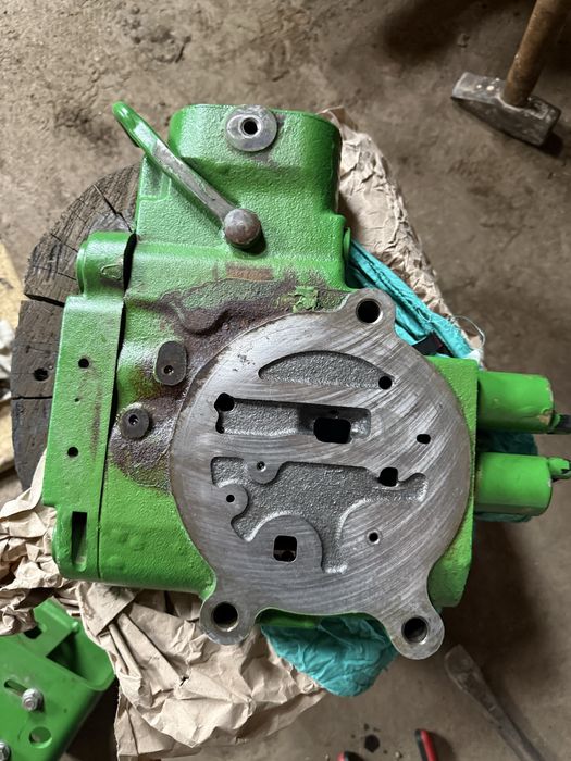 John Deere розпридільник