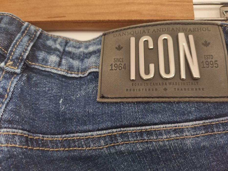 Dżinsy/Jeansy z dziurami, Dsquared2, r. 29