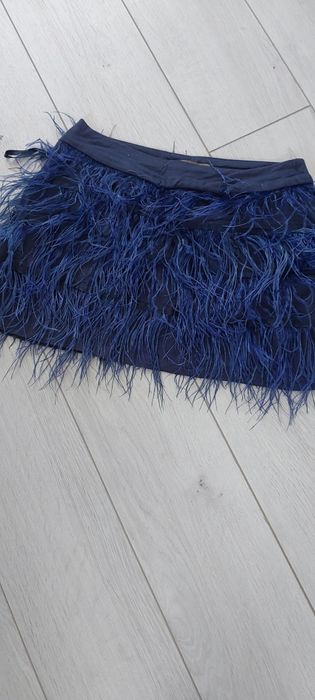Mini krótka spódniczka spódnica xs xxs z piórami bershka